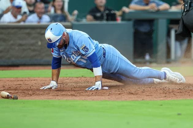 August 16, 2025: Kansas City Royals left fielder John Rave (16) slides into home plate safe to score during the fifth inning against the Chicago White Sox at Kauffman Stadium in Kansas City, MO. CSM Kansas City United States of America - ZUMAc04_ 20250816_zma_c04_181 Copyright: xDavidxSmithx