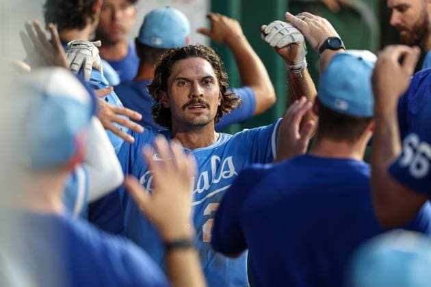 August 16, 2025: Kansas City Royals second baseman Adam Frazier (26) celebrates scoring a run with teammates during the sixth inning against the Chicago White Sox at Kauffman Stadium in Kansas City, MO. CSM Kansas City United States of America - ZUMAc04_ 20250816_zma_c04_186 Copyright: xDavidxSmithx