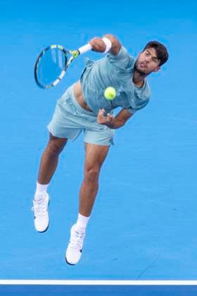August 16, 2025, Mason, Ohio, USA: Mason, Ohio; Cincinnati Open Tennis Tournament - 2025 08 15 - Carlos Alcaraz plays a ball against opponent Alexander (Sasha) Zverev. - ZUMAPress Mason USA - ZUMAn24_ 20250816_zaf_n24_149 Copyright: xWallyxNellx