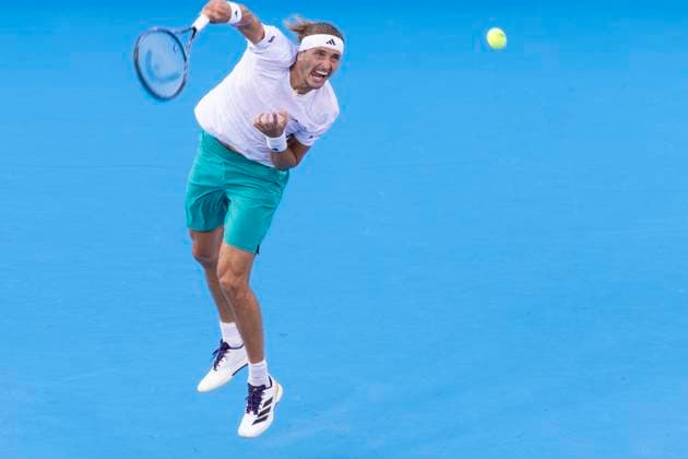 August 16, 2025, Mason, Ohio, USA: Mason, Ohio; Cincinnati Open Tennis Tournament - 2025 08 15 - Alexander (Sasha) Zverev plays a ball against opponent Carlos Alcaraz. - ZUMAPress Mason USA - ZUMAn24_ 20250816_zaf_n24_140 Copyright: xWallyxNellx