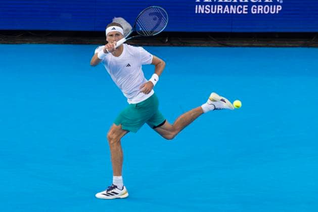 August 16, 2025, Mason, Ohio, USA: Mason, Ohio; Cincinnati Open Tennis Tournament - 2025 08 15 - Alexander (Sasha) Zverev plays a ball against opponent Carlos Alcaraz. - ZUMAPress Mason USA - ZUMAn24_ 20250816_zaf_n24_172 Copyright: xWallyxNellx