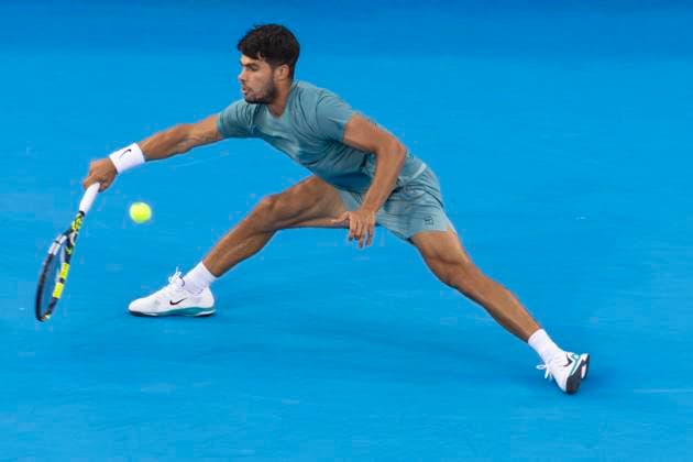 August 16, 2025, Mason, Ohio, USA: Mason, Ohio; Cincinnati Open Tennis Tournament - 2025 08 15 - Carlos Alcaraz plays a ball against opponent Alexander (Sasha) Zverev. - ZUMAPress Mason USA - ZUMAn24_ 20250816_zaf_n24_214 Copyright: xWallyxNellx