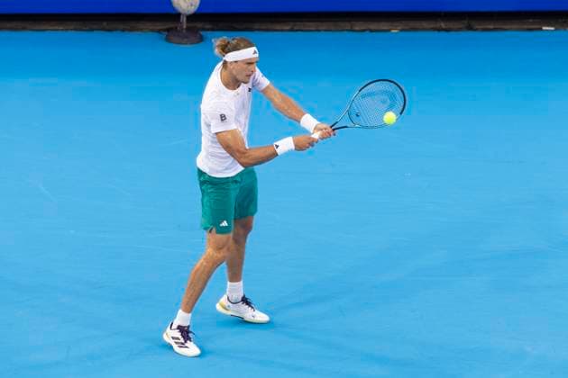 August 16, 2025, Mason, Ohio, USA: Mason, Ohio; Cincinnati Open Tennis Tournament - 2025 08 15 - Alexander (Sasha) Zverev plays a ball against opponent Carlos Alcaraz. - ZUMAPress Mason USA - ZUMAn24_ 20250816_zaf_n24_246 Copyright: xWallyxNellx