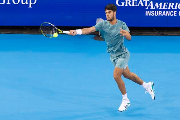 August 16, 2025, Mason, Ohio, USA: Mason, Ohio; Cincinnati Open Tennis Tournament - 2025 08 15 - Carlos Alcaraz plays a ball against opponent Alexander (Sasha) Zverev. - ZUMAPress Mason USA - ZUMAn24_ 20250816_zaf_n24_275 Copyright: xWallyxNellx
