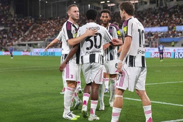 Atalanta BC vs Juventus FC Italy, Bergamo, 2025 08 16: Nico Gonzalez, Gleison Bremer, Federico Gatti, Kenan Yildiz, Jonathan David (Juventus) scores and celebrates the 1-0 goal at 73 during soccer game Atalanta BC vs Juventus FC, Trofeo Achille e Cesare Bortolotti at Bergamo Stadium Bergamo Lombardy Italy Copyright: xFabrizioxAndreaxBertanix