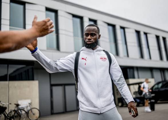 Leipzigs Lutsharel Geertruida Departure RB Leipzig for test match to Lens France 8 August 2025 Leipzig, Red Bull Academy RB Leipzig Departure to Lens