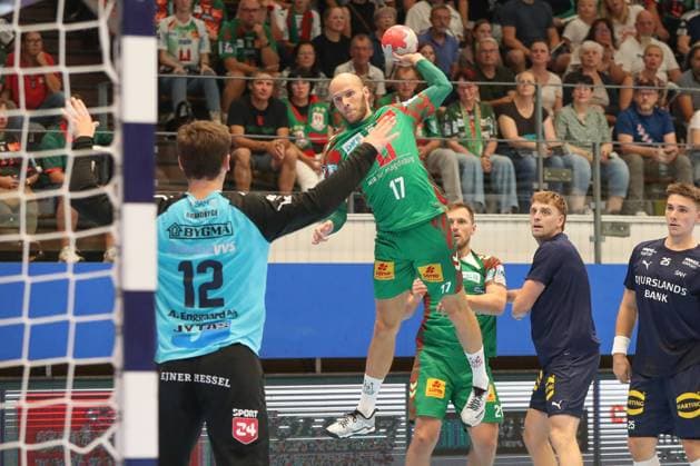 17 08 2025, xgox, Handball Wartburg Cup SC Magdeburg Skanderborg Handbold emspor, v l Tim Hornke Magdeburg, 17 throws goal, Torschuetze, erzielt Tor, Treffer, scores the goal Eisenach