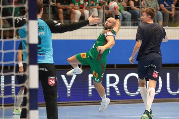 17 08 2025, xgox, Handball Wartburg Cup SC Magdeburg Skanderborg Handbold emspor, v l Oscar Bergendahl Magdeburg, 54 throws goal, Torschuetze, erzielt Tor, Treffer, scores the goal Eisenach