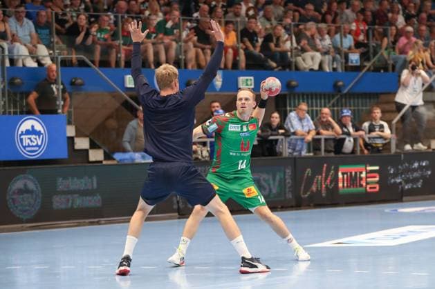 17 08 2025, xgox, Handball Wartburg Cup SC Magdeburg Skanderborg Handbold emspor, v l Omar Ingi Magnusson Magdeburg, 14 throws goal, Torschuetze, erzielt Tor, Treffer, scores the goal Eisenach