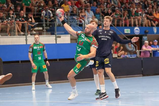 17 08 2025, xgox, Handball Wartburg Cup SC Magdeburg Skanderborg Handbold emspor, v l Oscar Bergendahl Magdeburg, 54 throws goal, Torschuetze, erzielt Tor, Treffer, scores the goal Eisenach