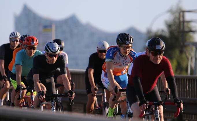 ADAC Cyclassics cycling race in Hamburg Participants on the 110-kilometre amateur course
