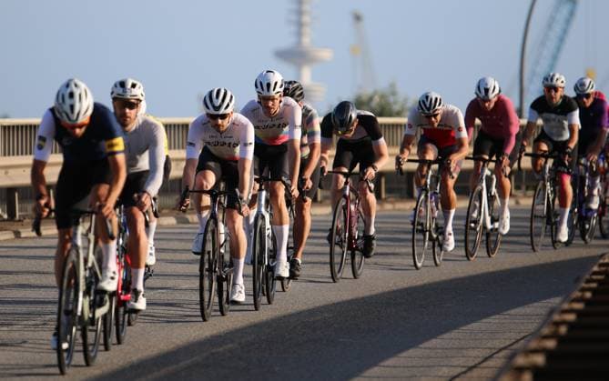 ADAC Cyclassics cycling race in Hamburg Participants on the 110-kilometre amateur course