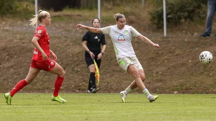 Larissa Mühlhaus SV Werder Bremen, 7 on the ball, single image, full body, action, action scene, 17 08 2025, Bramsche Germany , Soccer, Test match women, SV Werder Bremen FC Twente Enschede xobx