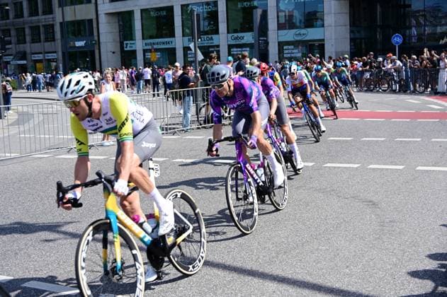 17 08 2025 xkhx Hamburg ADAC CYCLASSICS 2025 Cycling event Binnenalster