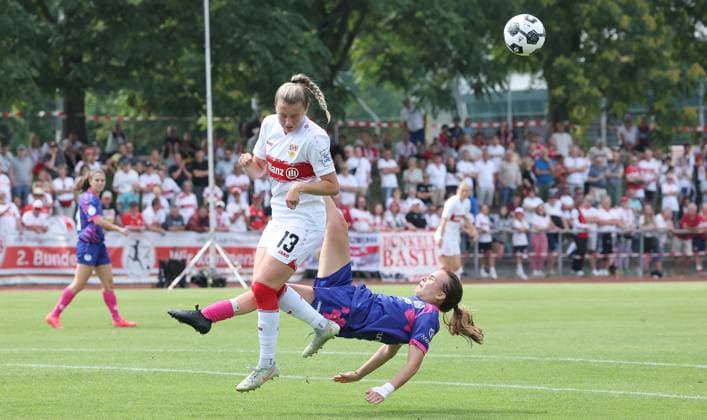 Stuttgart , DFB Cup Women VfB Stuttgart vs 1 FSV Mainz 05 ,from left Leonie Kopp VfB Kara Bathmann Mainz