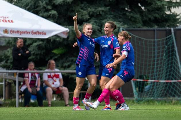 Maja Pageler FSV Mainz 05, 37 , Johanna Berg FSV Mainz 05, 09 and team celebrate the goal to 0 1, GER, VfB Stuttgart vs 1 FSV Mainz 05, Soccer Women DFB Cup, Playoff, Season 2025 2026, 17 08 2025 GER, VfB Stuttgart vs 1 FSV Mainz 05, Soccer Women DFB Cup, Playoff, Season 2025 2026, 17 08 2025 Bad Cannstatt Copyright: xEibner-Pressefoto Memmlerx EP_MMR