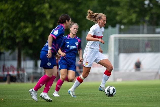 Maximiliane Rall VfB Stuttgart, 08 on the ball, GER, VfB Stuttgart vs 1 FSV Mainz 05, Soccer Women DFB Cup, Playoff, Season 2025 2026, 17 08 2025 GER, VfB Stuttgart vs 1 FSV Mainz 05, Soccer Women DFB Cup, Playoff, Season 2025 2026, 17 08 2025 Bad Cannstatt Copyright: xEibner-Pressefoto Memmlerx EP_MMR