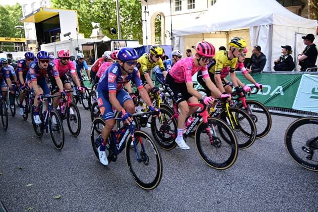 17 08 2025 xkhx Hamburg, Cycling ADAC CYCLASSICS 2025 Cycling event 1 Crossing the finish line
