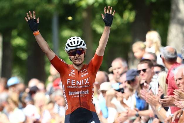 Belgian Marthe Truyen celebrates as she crosses the finish line to win the elite race at the Belgian Gravel Championships, Sunday 17 August 2025, in Westerlo. DAVIDxPINTENS  x131393992x