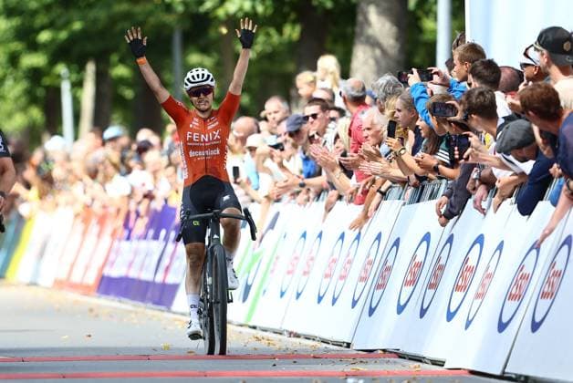 Lotte Claes crosses the finish line second place, at the elite race at the Belgian Gravel Championships, Sunday 17 August 2025, in Westerlo. DAVIDxPINTENS  x131394000x