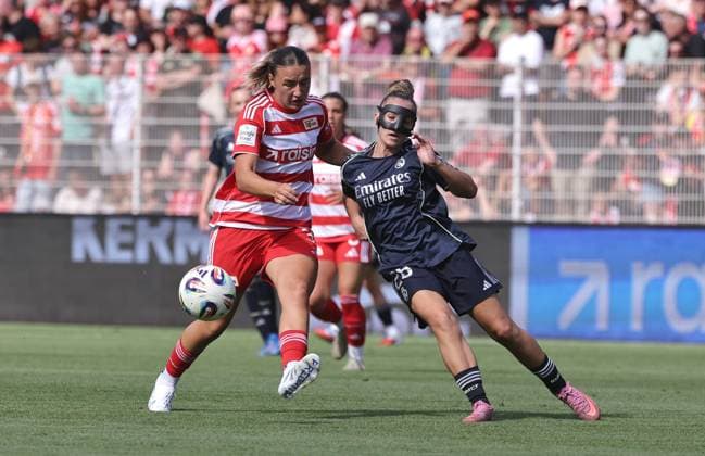 Tanja Pawollek on the ball, Irune duel Match scene Action Sport Football Soccer Test match Womens Bundesliga Season 2025 2026 17 08 2025 1 FC Union Berlin vs Real Madrid CF DFL regulations prohibit any use of photographs as image sequences and or quasi video