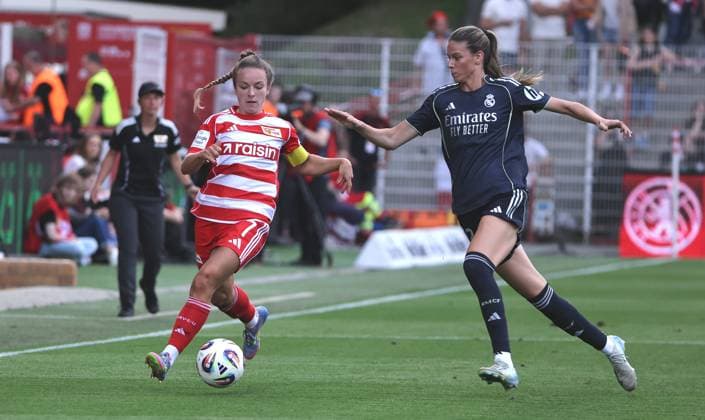 Lisa Heiseler on the ball, Bella Andersson duel Match scene Action Sport Football Soccer Test match Womens Bundesliga Season 2025 2026 17 08 2025 1 FC Union Berlin vs Real Madrid CF DFL regulations prohibit any use of photographs as image sequences and or quasi video