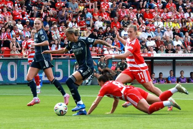 DEU, 2 BL, Frauen, 1 FC Union vs Real Madrid, 17 08 2025, Stadion Alte Foersterei, Berlin, DEU, 2 BL, Frauen, 1 FC Union vs Real Madrid, im Bild Korina Janez 1 FC Union Berlin 8 , Dina Orschmann 1 FC Union Berlin 11 , Andersson Real Madrid 22 , Shei Garcia Real Madrid 15 DFL regulations prohibit any use of Photographs as image sequences and or quasi video nordphotoxGmbHx xEngler nph00076