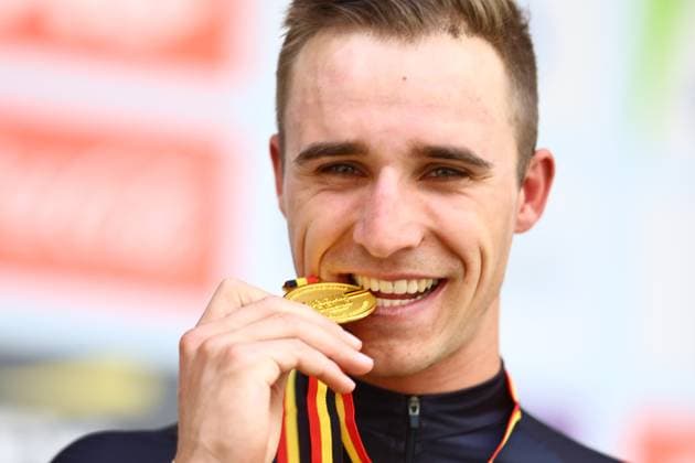 Belgian Niels Vandeputte and pictured on the podium after winning the elite race at the Belgian Gravel Championships, Sunday 17 August 2025, in Westerlo. DAVIDxPINTENS  x131398040x