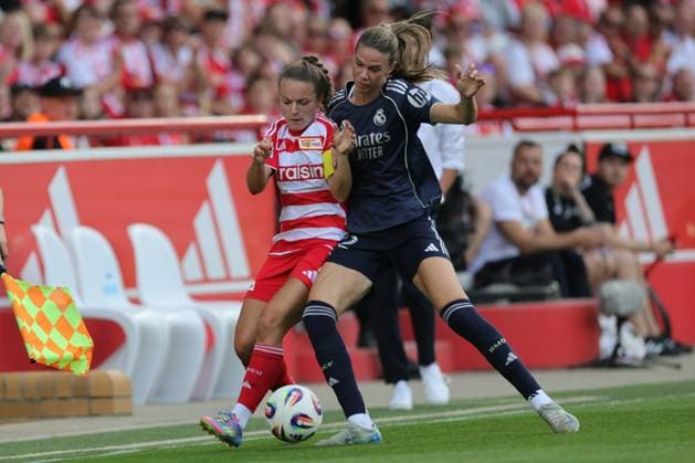 1 Bundesliga Womens Test Match Union Berlin Real Madrid Lisa Heiseler Union Berlin 7 in a duel with Bella Andersson Real Madrid 22 , during the match in the 1 Bundesliga Womens Test Match Union Berlin Real Madrid in Berlin, Stadion An der alten Försterei , on 17 08 2025 DFB regulations prohibit any use of photographs as image sequences and or quasi video Copyright: xBEAUTIFULxSPORTS Frankex