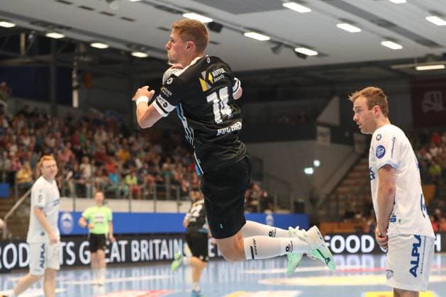 17 08 2025, xgox, Handball Wartburg Cup ThSV Eisenach TBV Lemgo Lippe emspor, v l Vincent Buechner Büchner, Eisenach, 74 throws goal, Torschuetze, scores goal, Treffer, scores the goal Eisenach