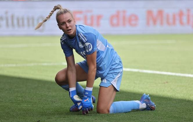 Goalkeeper Merle Frohms single image cropping action sport soccer soccer test match women women Bundesliga season 2025 2026 17 08 2025 1 FC Union Berlin vs Real Madrid CF DFL regulations prohibit any use of photographs as image sequences and or quasi video