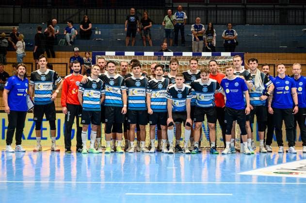 ThSV Eisenach at the Wartburg Cup 2025, team picture Matija, Spikic TW, ThSV Eisenach, 1 Timothy, Reichmuth left back, ThSV Eisenach, 5 Aleksandar, Capric back left, ThSV Eisenach, 6 Fynn, Hangstein back left, ThSV Eisenach, 10 Gian, Attenhofer right back, ThSV Eisenach, 11 Silvio, Heinevetter TW, ThSV Eisenach, 12 Peter, Walz Circle Winger, ThSV Eisenach, 14 Bastian, Freitag WD, ThSV Eisenach, 20 Moritz, Ende Right Winger, ThSV Eisenach, 21 Felix, Aellen Center Back, ThSV Eisenach, 22 Philipp, Meyer Circle Winger, ThSV Eisenach, 27 Vukasin, Antonijevic Center Back, ThSV Eisenach, 41 Stephan, Seitz Right Back, ThSV Eisenach, 44 Justin, Kurch Circle Winger, ThSV Eisenach, 52 Jannis, Schneibel Center Back, ThSV Eisenach, 66 Vincent, Buechner Left Winger, ThSV Eisenach, 74 Marec, Stupka Right Winger, ThSV Eisenach, 94 Alexander, Saul Right Back, ThSV Eisenach, 95 Tillman, Leu Circle Winger, ThSV Eisenach, 99 Sebastian, Hinze Coach, ThSV Eisenach Max Beneke ThSV Eisenach, 9 Oskar Joelsson ThSV Eisenach, 3 GER, Thuringia, ThSV Eisenach vs TBV Lemgo Lippe, Wartburg Cup Eisenach 2025, Handball, Season 2025 2026, Sunday, 17 08 2025 GER, Thuringia, ThSV Eisenach vs TBV Lemgo Lippe, Wartburg Cup Eisenach 2025, Handball, Season 2025 2026, Sunday, 17 08 2025 Eisenach Copyright: xEibner-Pressefoto MartinxHerbstx EP_MHT