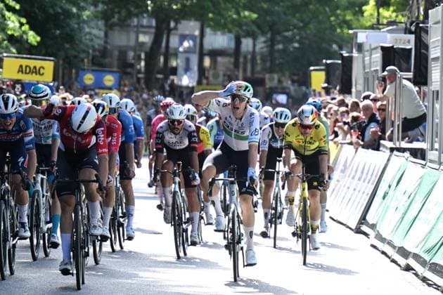 17-08-2025 Classica Di Amburgo; 2025, Q36.5; 2025, Visma - Lease A Bike; 2025, Lotto; Townsend, Rory; Van Aert, Wout; De Lie, Arnaud; Amburgo; 