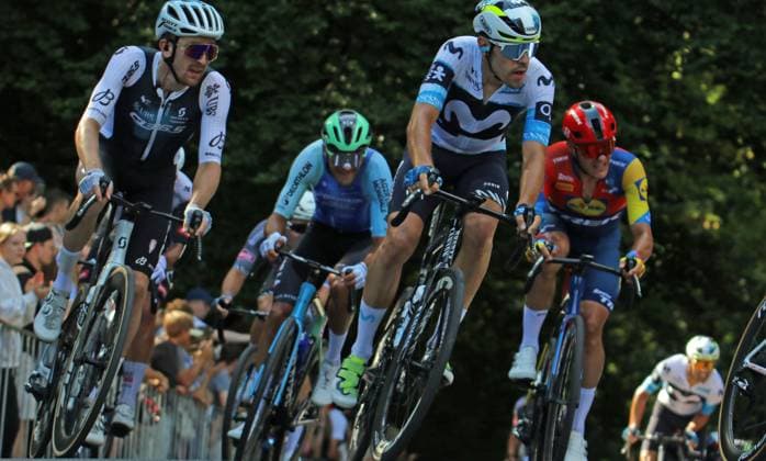 ADAC Cyclassics cycling race in Hamburg The elite field crosses the Waseberg