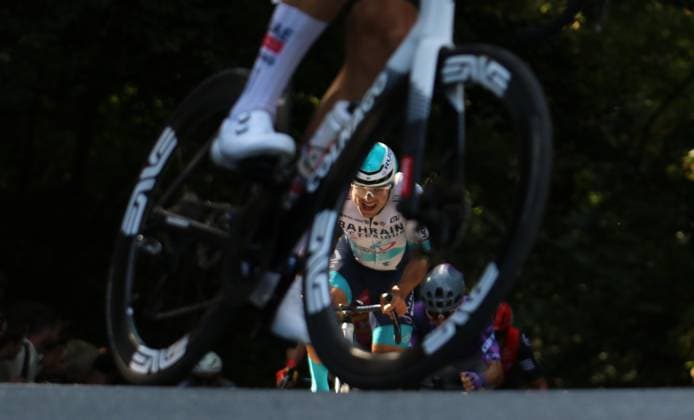 ADAC Cyclassics cycling race in Hamburg The elite field crosses the Waseberg