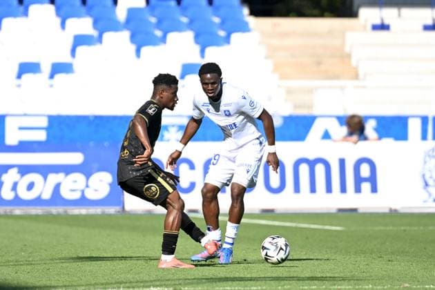 AJ Auxerre v FC Lorient - Ligue 1 McDonald s 2025 2026 43 Arsene KOUASSI (fcl) - 29 Marvin SENAYA (aja) during the Ligue 1 McDonald s match between Auxerre and Lorient at Stade Abbe Deschamps on August 17, 2025 in Auxerre, France. Auxerre France  Copyright: xFEPx 776368634
