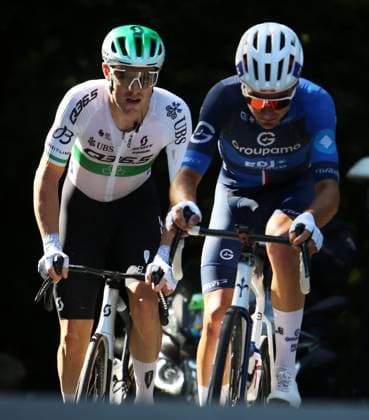 ADAC Cyclassics cycling race in Hamburg Irishman Rory Townsend l on the Waseberg