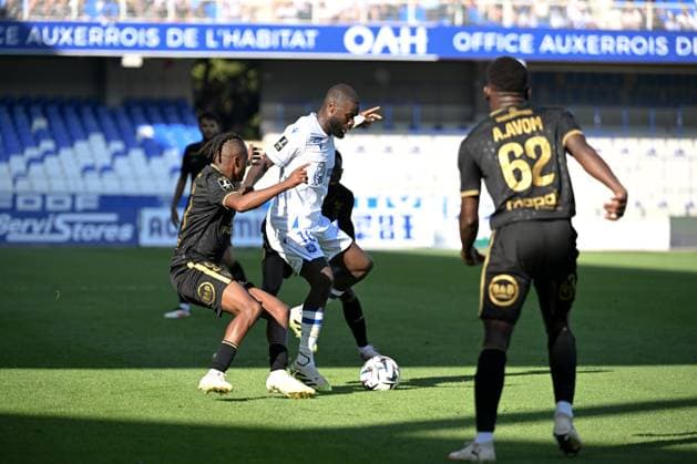 AJ Auxerre v FC Lorient - Ligue 1 McDonald s 2025 2026 10 Lassine SINAYOKO (aja) during the Ligue 1 McDonald s match between Auxerre and Lorient at Stade Abbe Deschamps on August 17, 2025 in Auxerre, France. Auxerre France  Copyright: xFEPx 776368634