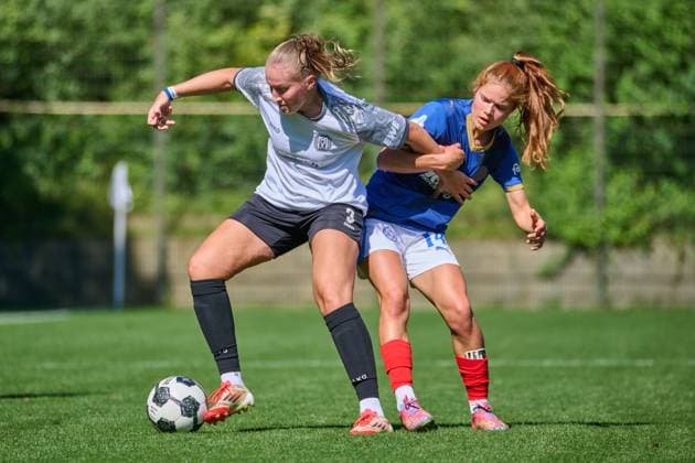 17 08 2025, Football, Women, Women, DFB Cup Play Offs, Season 2025 2026, Holstein Women, Holstein Kiel SV Meppen duel between Nina Rolfes Meppen and Zoe Luisa Tolksdorf Kiel, Citti Football Park Proj Holstein Stadium Schleswig Holstein Germany