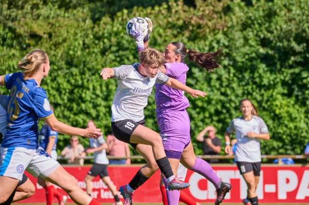 17 08 2025, Football, Women, Women, DFB Cup Play Offs, Season 2025 2026, Holstein Women, Holstein Kiel SV Meppen Goalkeeper Lela Celin Naward Kiel Kiel, Citti Fussball Park Proj Holstein Stadion Schleswig Holstein Germany