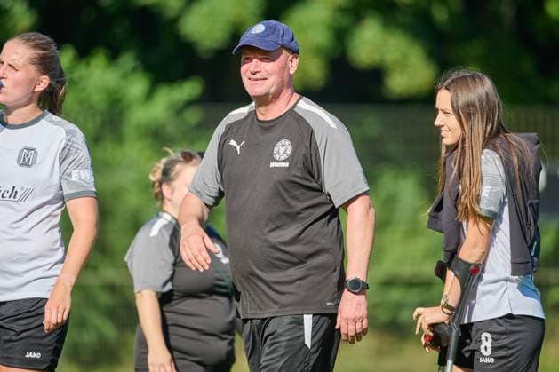 17 08 2025, Football, Women, Women, DFB Cup Play Offs, Season 2025 2026, Holstein Women, Holstein Kiel SV Meppen Coach Stefan Fischer Kiel, Citti Fussball Park Proj Holstein Stadion Schleswig Holstein Germany
