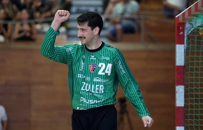 BAU 17 08 2025 Bietigheim Handball DHB Pokal SG BBM Bietigheim vs VfL Potsdam, Martin Tomovski BBM cheers and clenches his fist