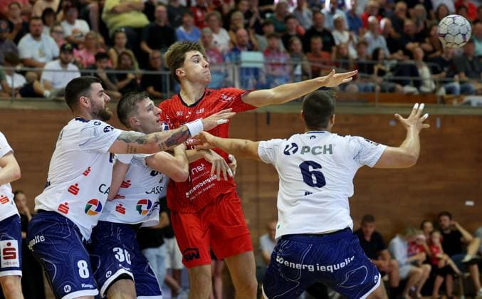 BAU 17 08 2025 Bietigheim Handball DHB Pokal SG BBM Bietigheim vs VfL Potsdam, f l Davide Bulzami Potsdam , Marco Mengon Potsdam , Alen Hadzimuhamedovic BBM, , Markus Mahr Potsdam