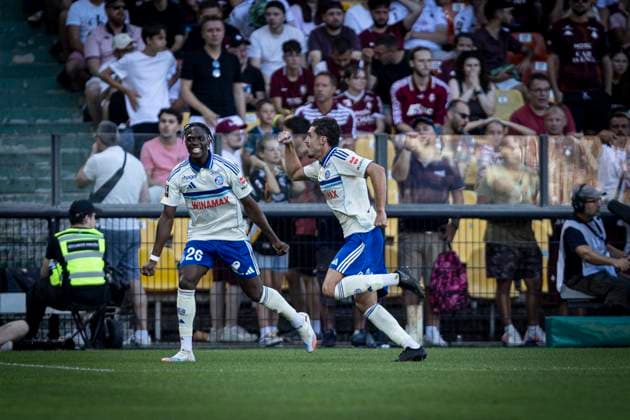 FOOTBALL : Metz FC vs Racing Strasbourg - Ligue 1 1ere journee. Stade Saint-Symphorien de Metz 17 08 2025 Joie de l equipe de Racing Strsbourg apres le but de Panichelli Joaquin 9  Copyright: xelyxandroxcegarrax