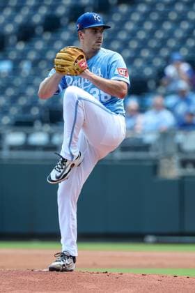 August 17, 2025: Kansas City Royals starting pitcher Ryan Bergert (38) throws against the Chicago White Sox during the first inning at Kauffman Stadium in Kansas City, MO. CSM Kansas City United States of America - ZUMAc04_ 20250817_zma_c04_031 Copyright: xDavidxSmithx