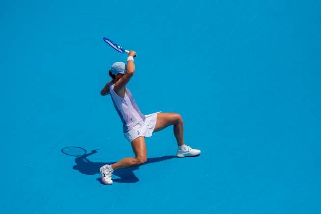 Cincinnati Open Semifinals: Iga ÅöwiÄÖtek V Elena Rybakina Iga Swiatek is seen during her semifinals match at the Cincinnati Open in Mason, Ohio, on August 17, 2025. Mason Ohio United States  Copyright: xJasonxWhitmanx originalFilename:whitman-cincinna250817_npvDB.jpg