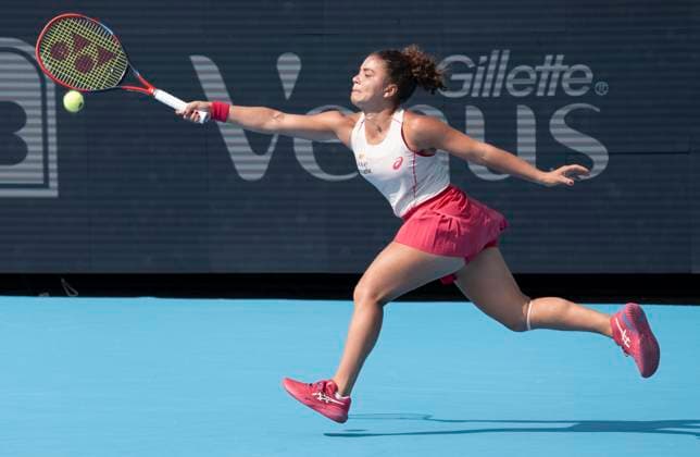 August 17, 2025: Veronika Kudermetova loses to Jasmine Paolini (ITA) 6-3, 6-7, at the Cincinnati Open being played at Lindner Family Tennis Center in Mason, Ohio, {USA} Tennisclix Cal Media Mason USA - ZUMAc04_ 20250817_zma_c04_093 Copyright: xLesliexBillmanx
