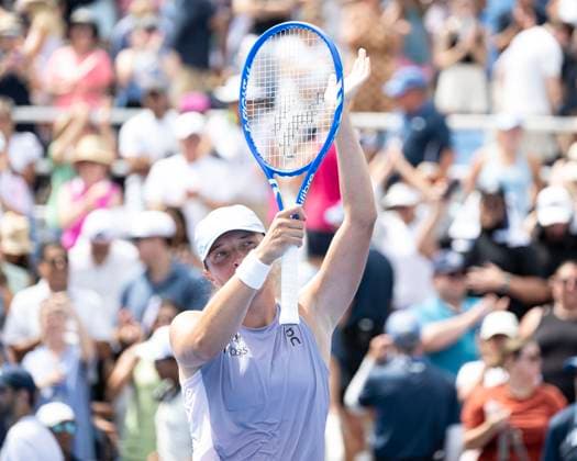 CINCINNATI, OH - AUGUST 17: Iga Swiatek (POL) celebrates winning her semifinal match against Elena Rybakina (KAZ) in the Cincinnati Open at the Lindner Family Tennis Center on August 17, 2025 in Mason, OH. (Photo by Shelley Lipton Icon Sportswire) TENNIS: AUG 17 Cincinnati Open EDITORIAL USE ONLY Icon250817284