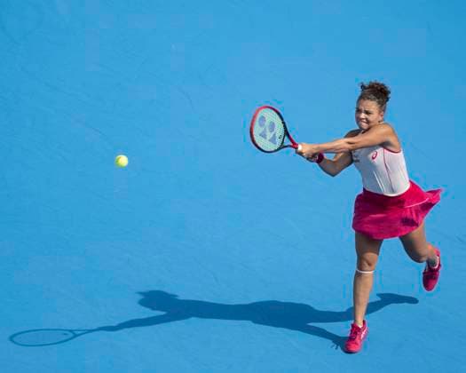 CINCINNATI, OH - AUGUST 17: Jasmine Paolini (ITA) hits a backhand during the semifinals in the Cincinnati Open at the Lindner Family Tennis Center on August 17, 2025 in Mason, OH. (Photo by Shelley Lipton Icon Sportswire) TENNIS: AUG 17 Cincinnati Open EDITORIAL USE ONLY Icon250817306