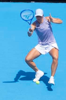 August 17, 2025, Mason, Ohio, USA: Mason, Ohio; Cincinnati Open Tennis Tournament - 2025 08 17 - Iga Swiatek plays a ball against opponent Elena Rybakina. - ZUMAPress Mason USA - ZUMAn24_ 20250817_zaf_n24_023 Copyright: xWallyxNellx